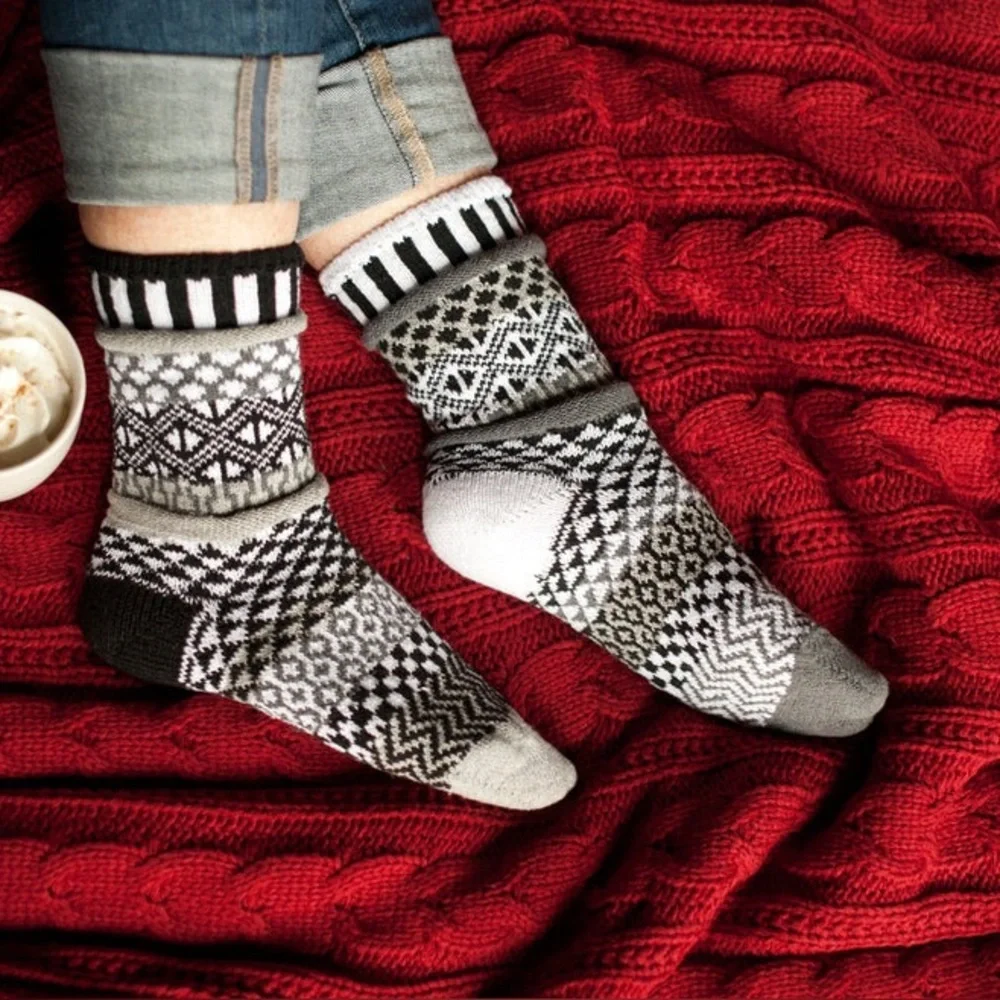 SOLMATE midnight crew socks